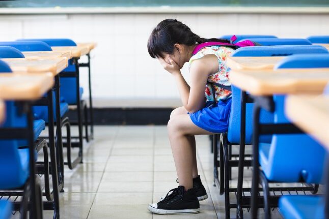 Image of bereaved girl 650